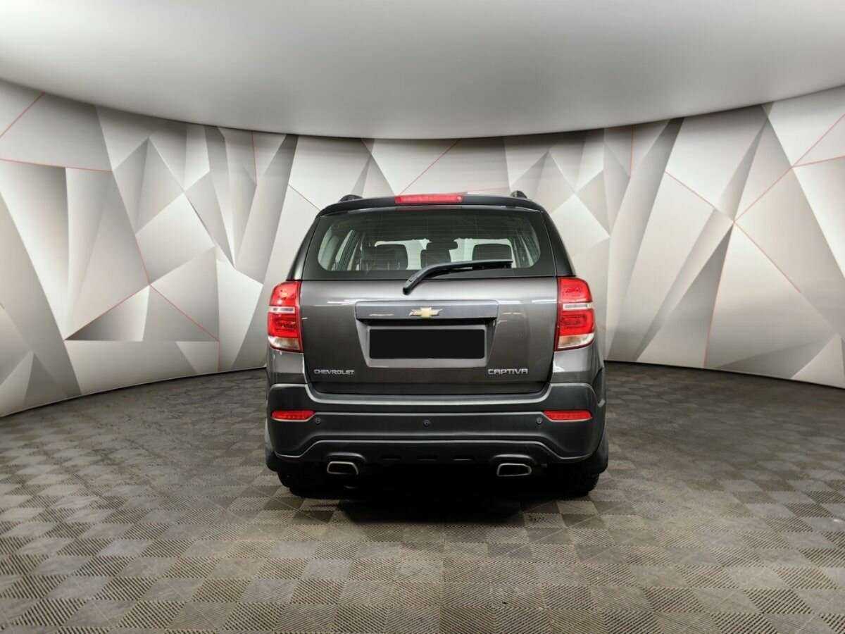 Chevrolet Captiva с пробегом — 2015 год. Фото: #7