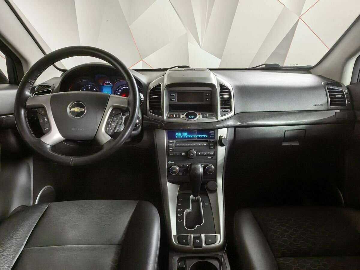 Chevrolet Captiva с пробегом — 2015 год. Фото: #9