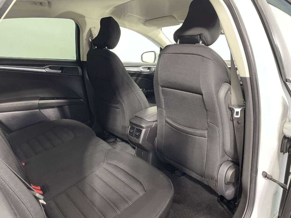 Ford Mondeo с пробегом — 2015 год. Фото: #16