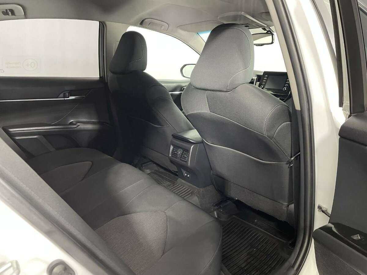 Toyota Camry с пробегом — 2021 год. Фото: #15