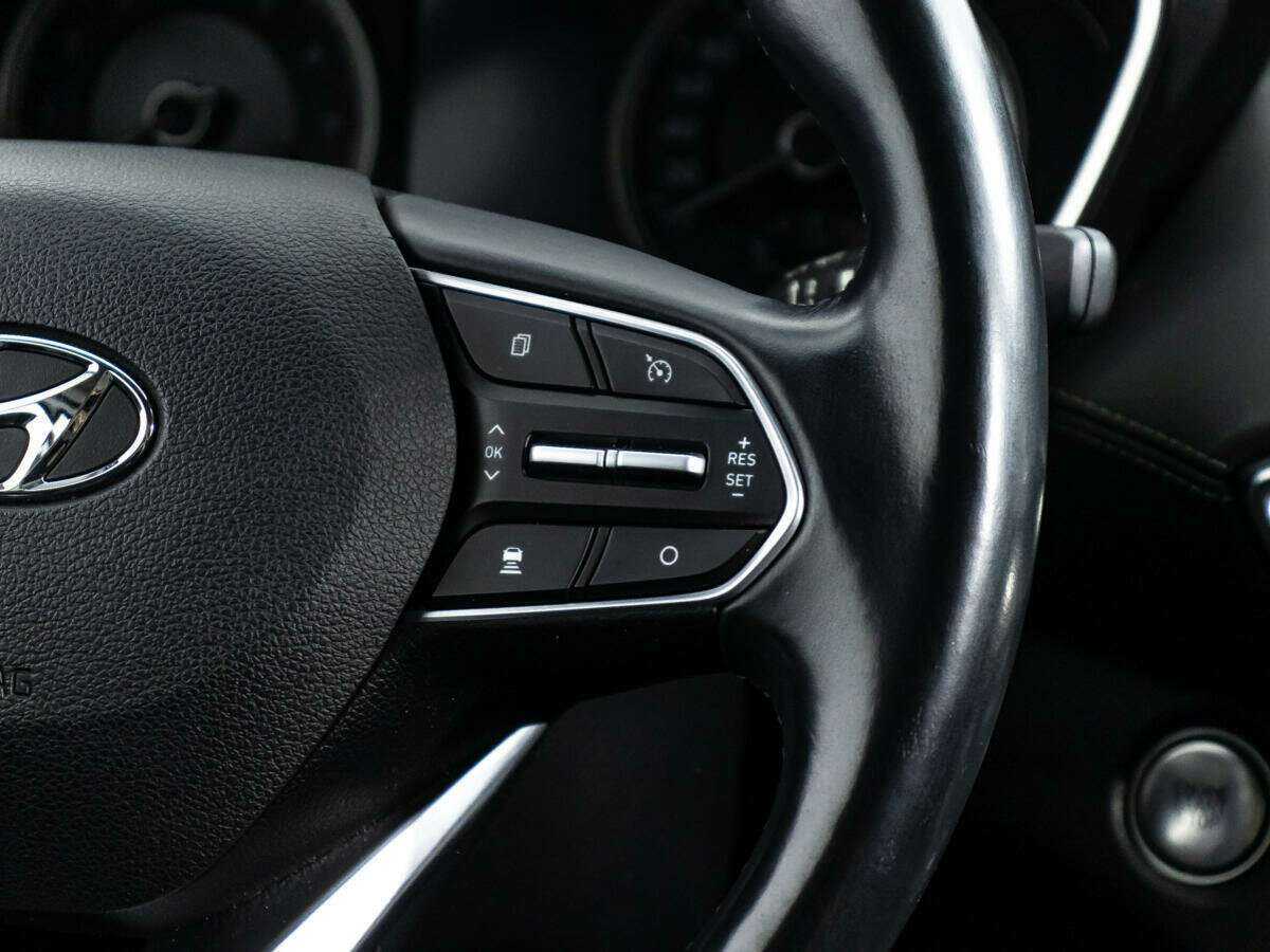 Hyundai Santa Fe с пробегом — 2019 год. Фото: #6