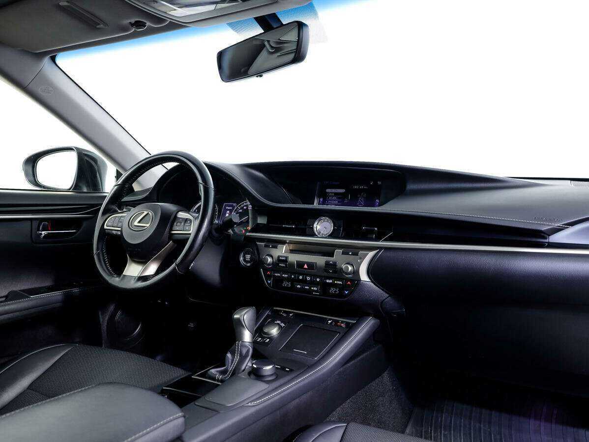 Lexus ES с пробегом — 2017 год. Фото: #8