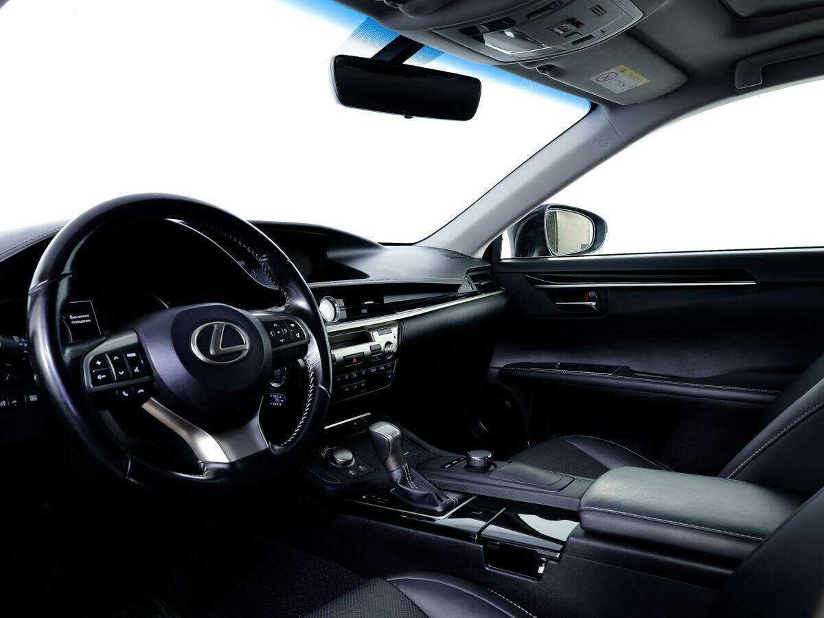 Lexus ES с пробегом — 2017 год. Фото: #10