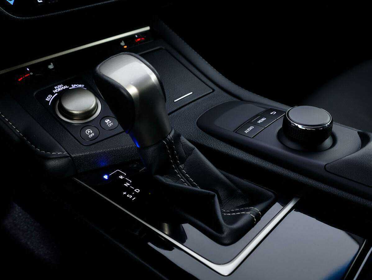 Lexus ES с пробегом — 2017 год. Фото: #20