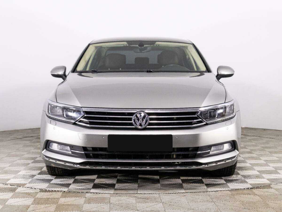Volkswagen Passat с пробегом — 2017 год. Фото: #1