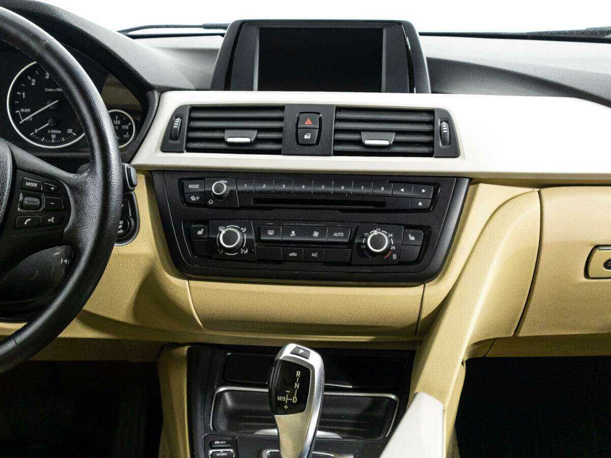 BMW 3 серии с пробегом — 2014 год. Фото: #12