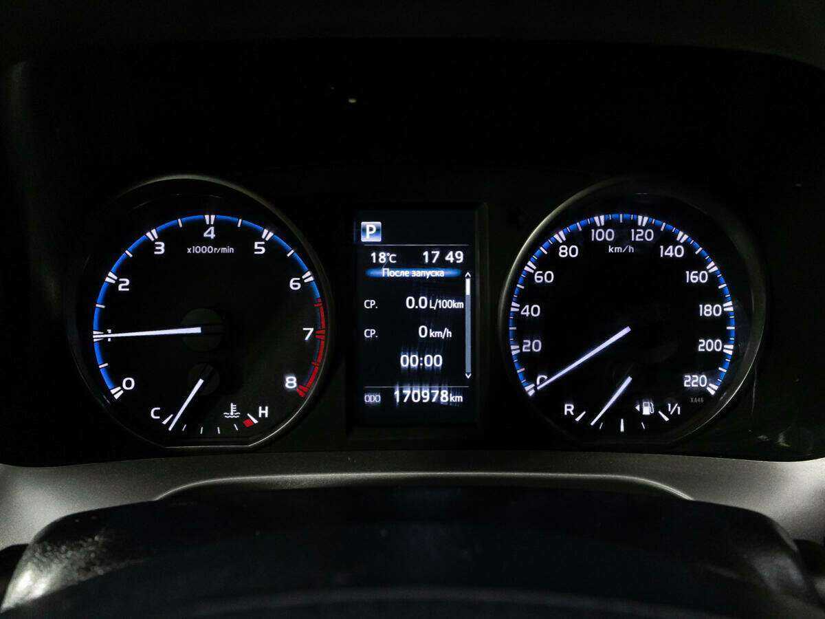 Toyota RAV4 с пробегом — 2016 год. Фото: #11