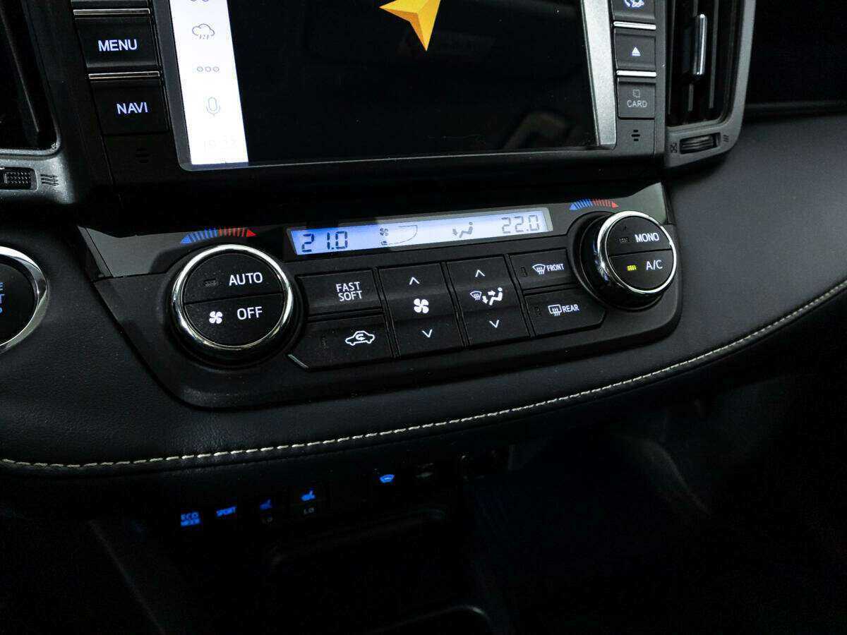 Toyota RAV4 с пробегом — 2018 год. Фото: #19