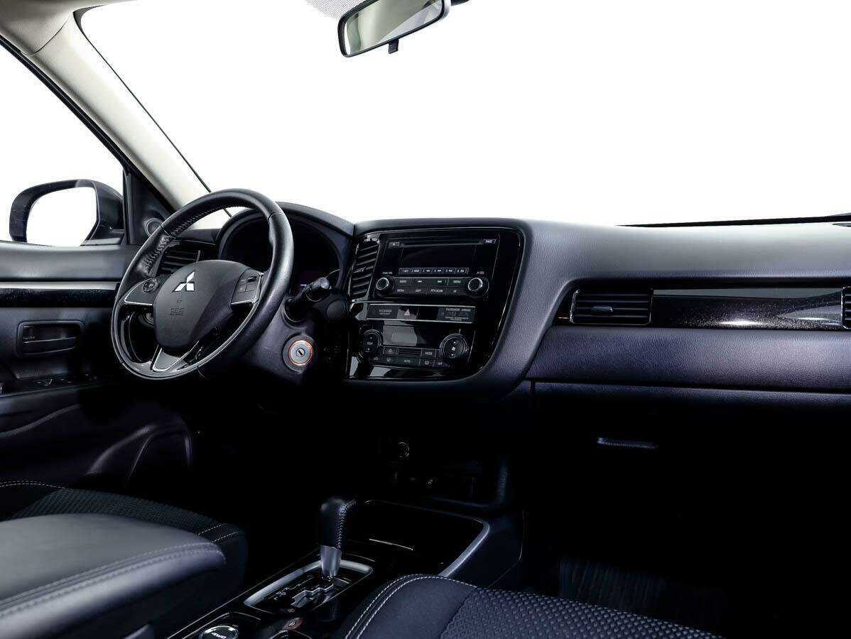 Mitsubishi Outlander с пробегом — 2018 год. Фото: #8