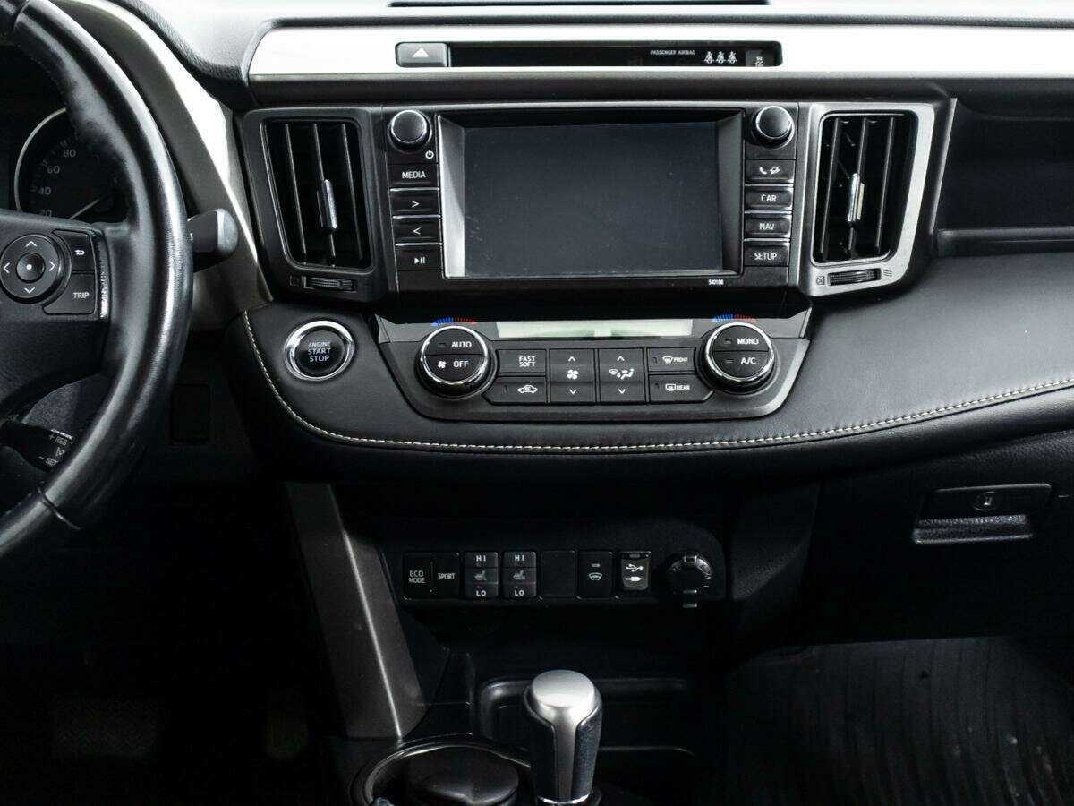 Toyota RAV4 с пробегом — 2017 год. Фото: #13