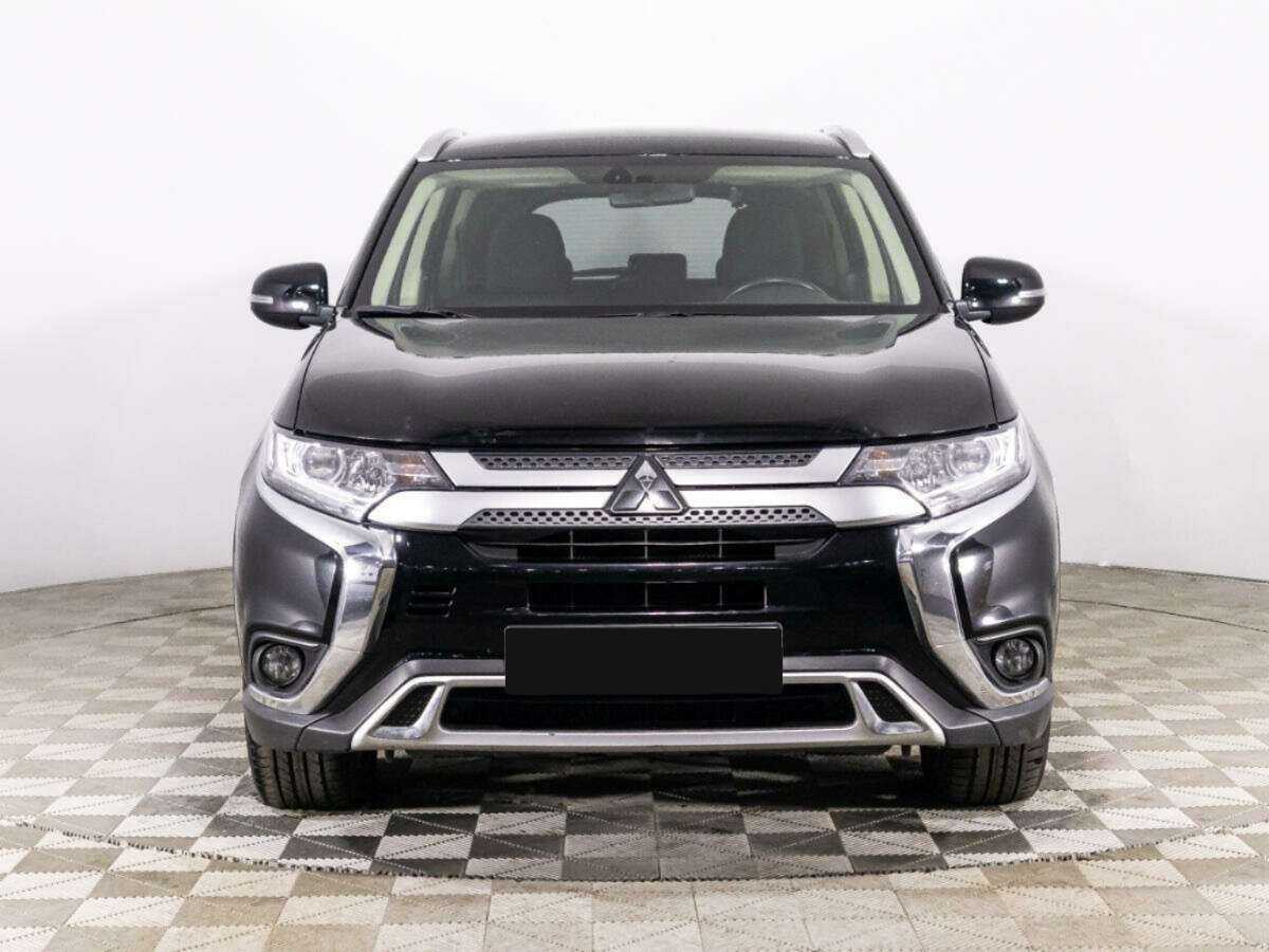 Mitsubishi Outlander с пробегом — 2020 год. Фото: #1