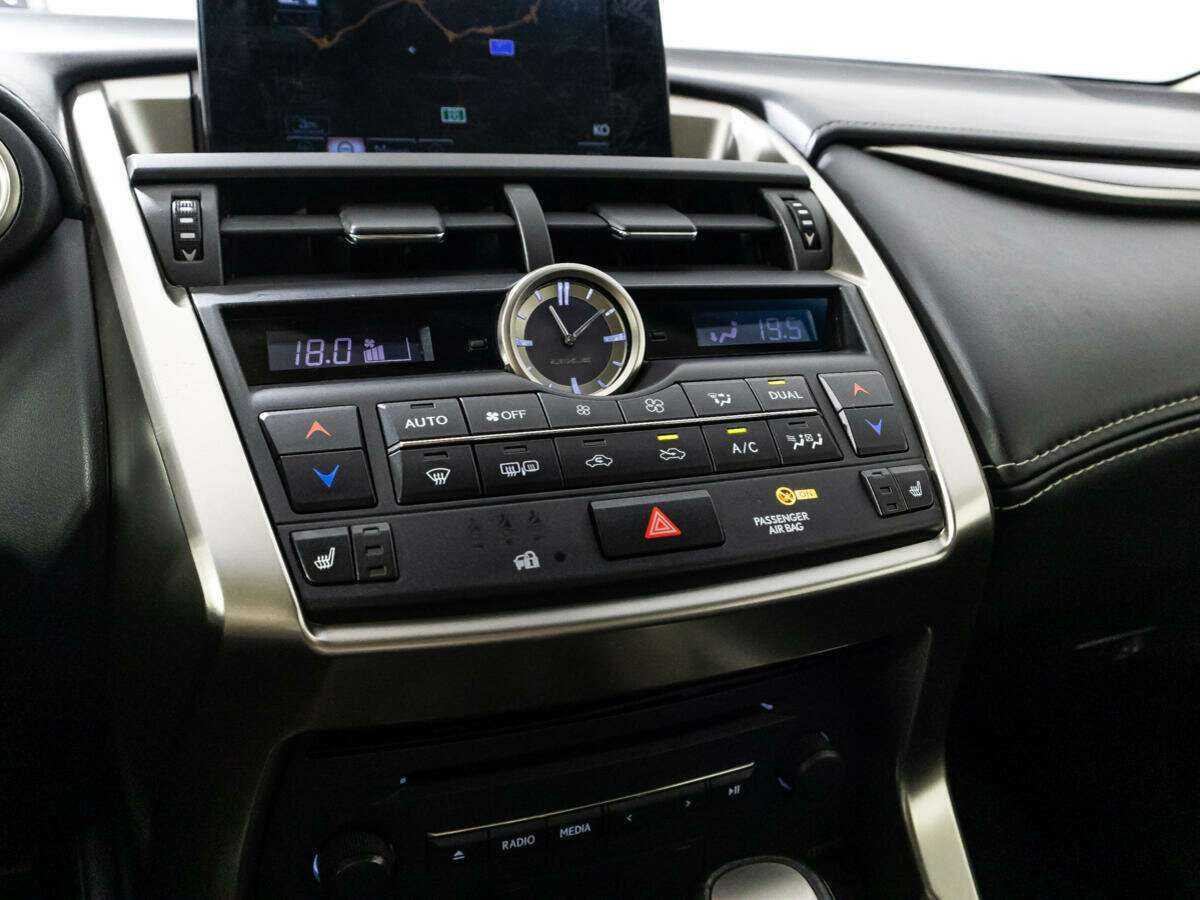 Lexus NX с пробегом — 2015 год. Фото: #16