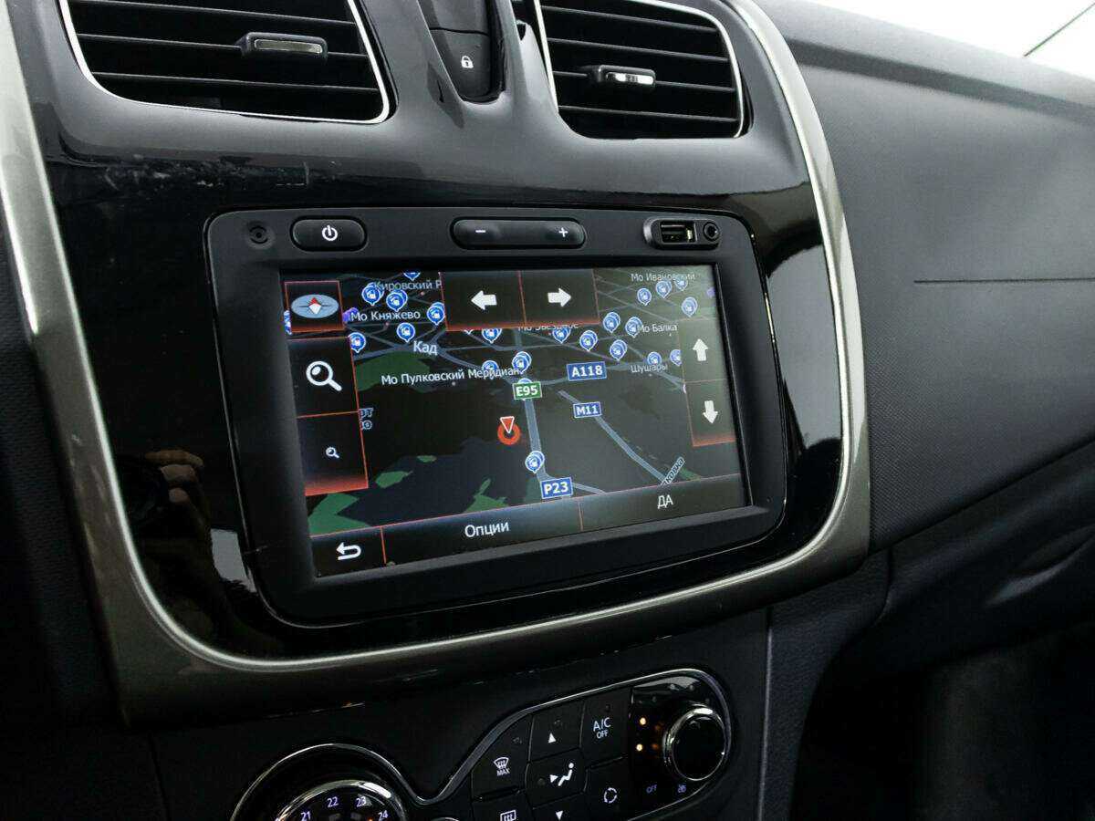 Renault Sandero с пробегом — 2018 год. Фото: #16