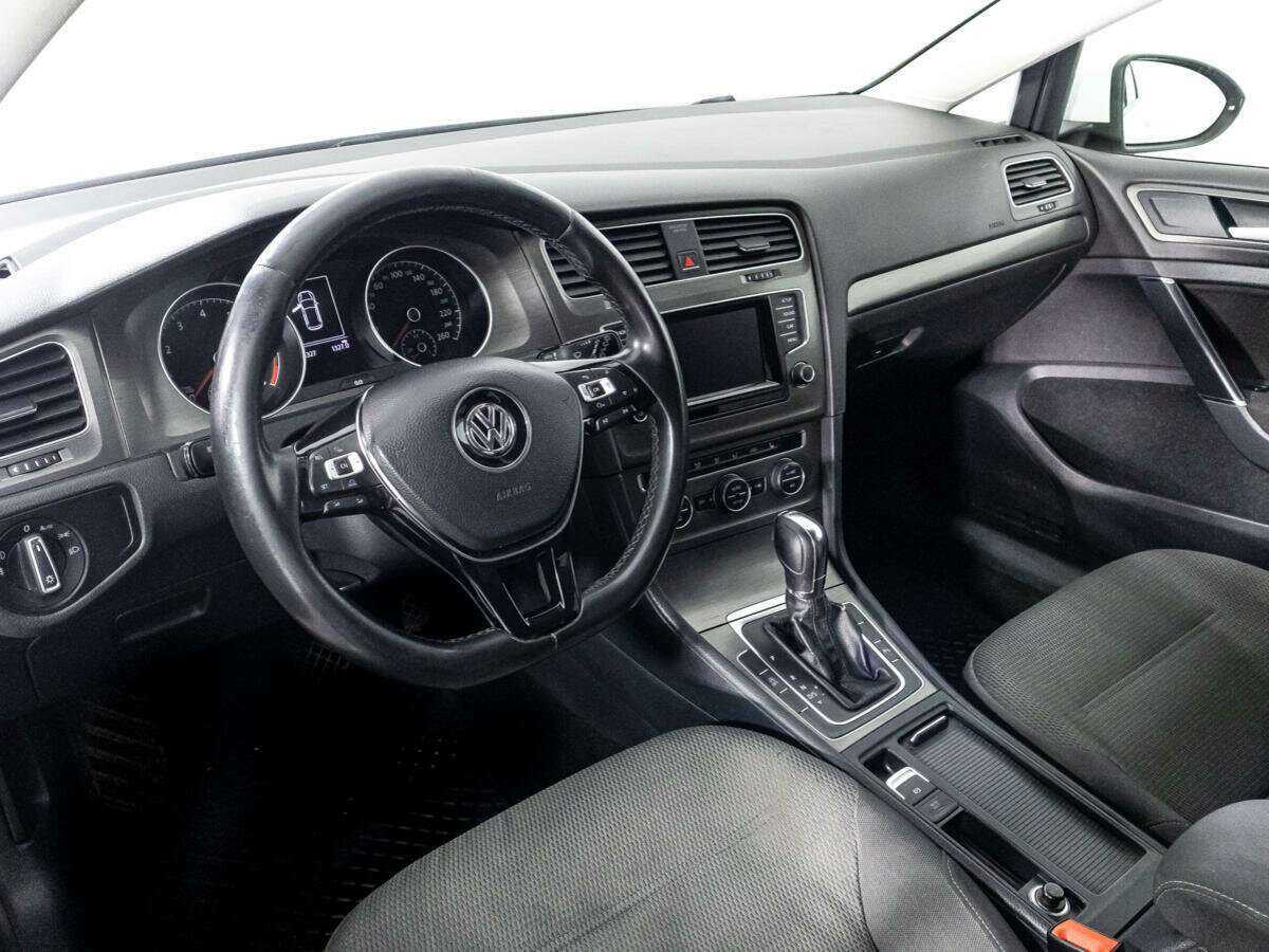 Volkswagen Golf с пробегом — 2013 год. Фото: #10