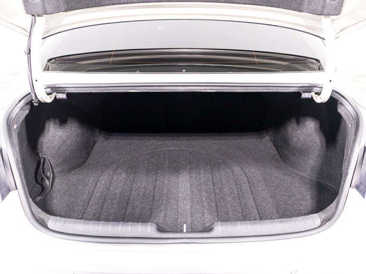 Hyundai Elantra с пробегом — 2021 год. Фото: #14