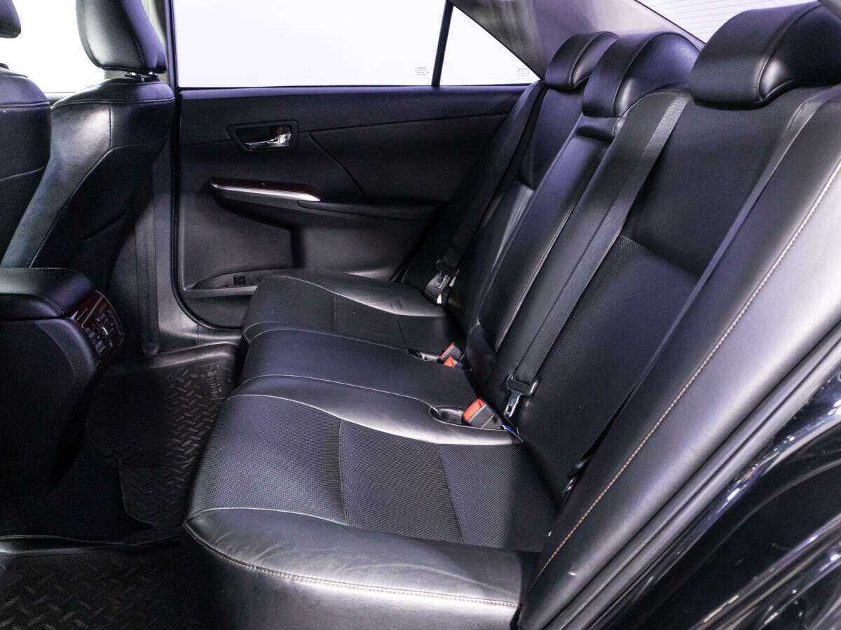 Toyota Camry с пробегом — 2013 год. Фото: #9