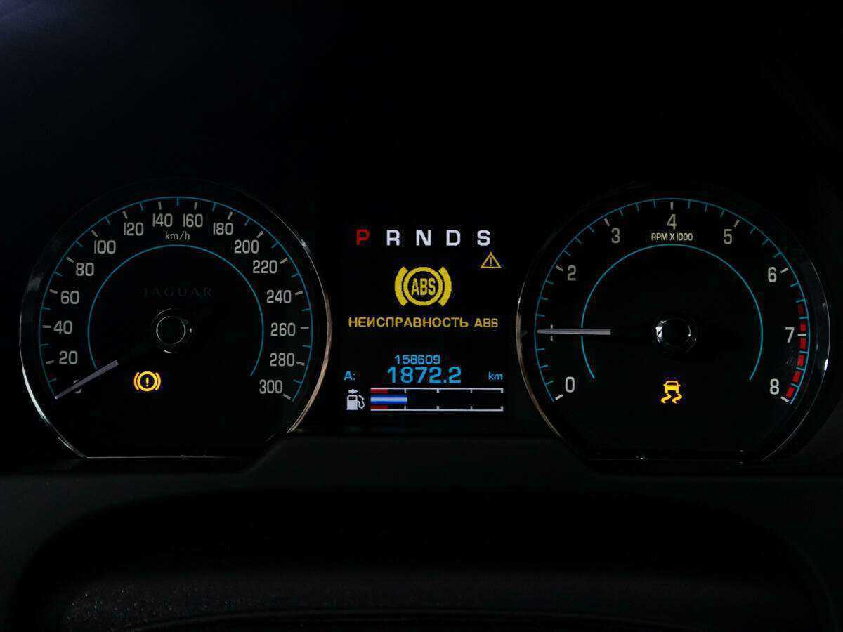 Jaguar XF с пробегом — 2013 год. Фото: #11