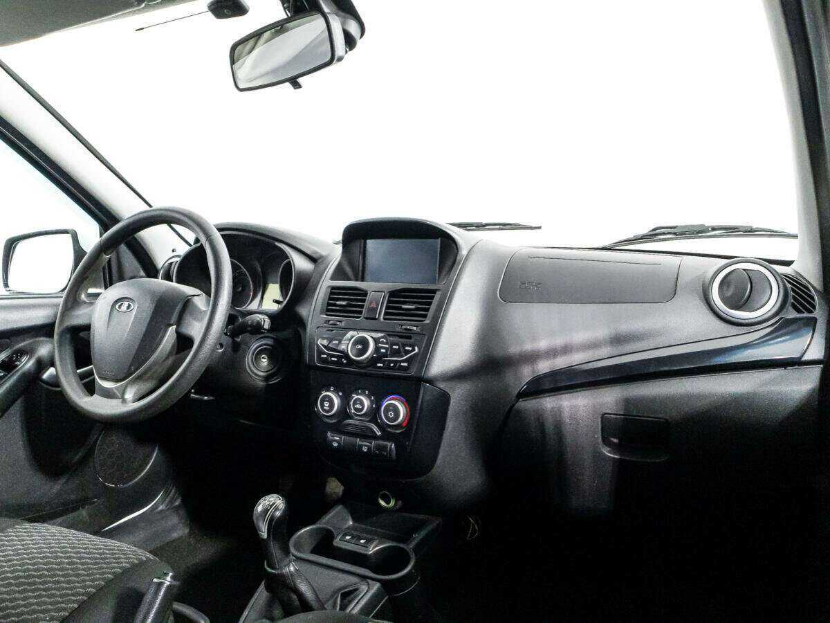 Lada (ВАЗ) Kalina с пробегом — 2014 год. Фото: #8