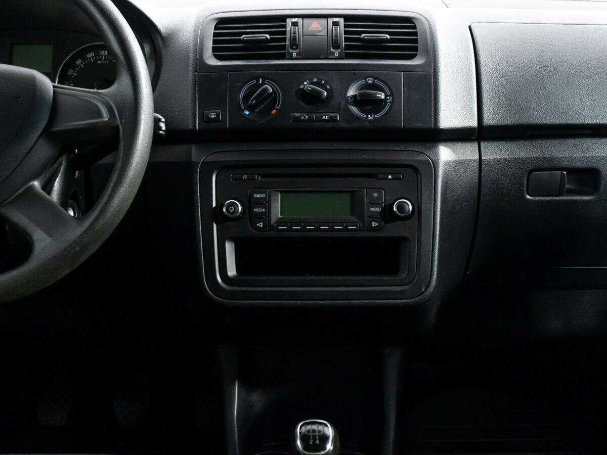 Skoda Fabia с пробегом — 2013 год. Фото: #13