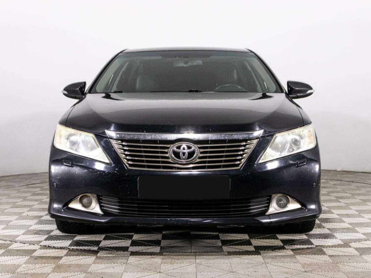 Toyota Camry с пробегом — 2012 год. Фото: #1