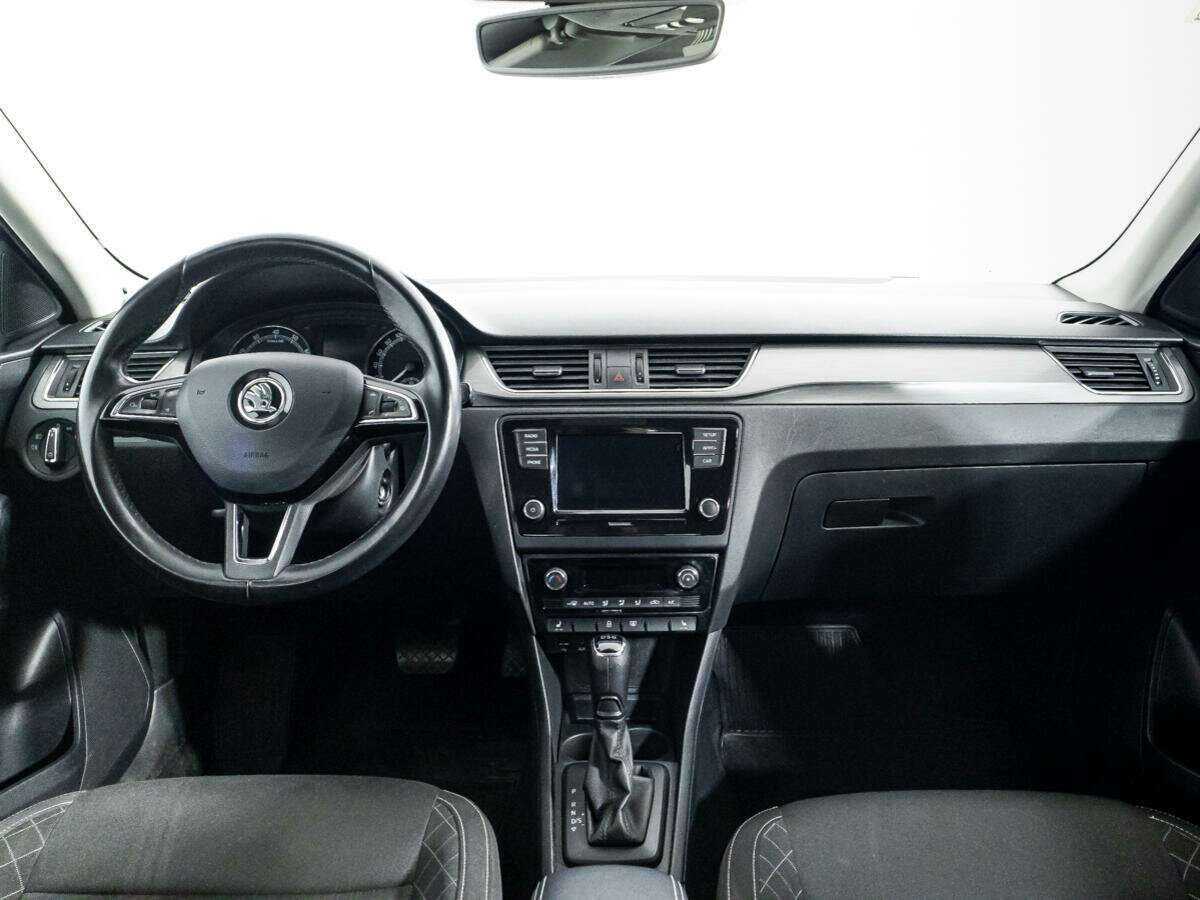 Skoda Rapid с пробегом — 2017 год. Фото: #12