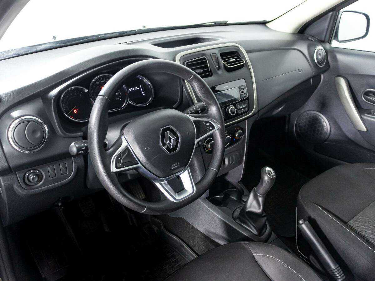 Renault Sandero с пробегом — 2018 год. Фото: #10