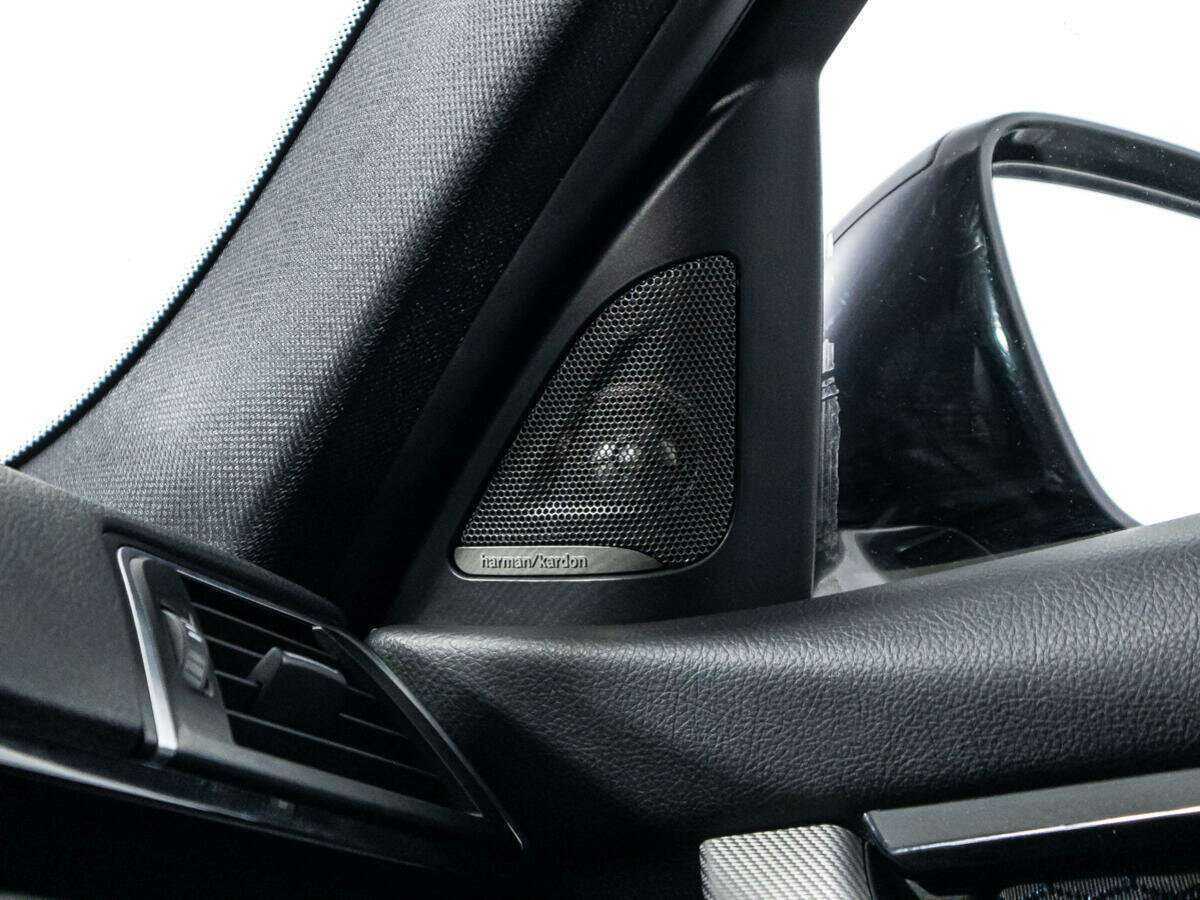 BMW 3 серии с пробегом — 2017 год. Фото: #18