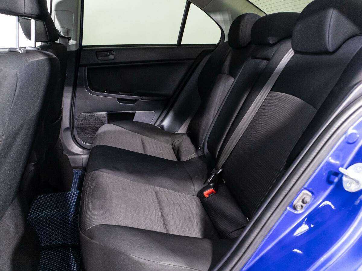 Mitsubishi Lancer с пробегом — 2012 год. Фото: #9