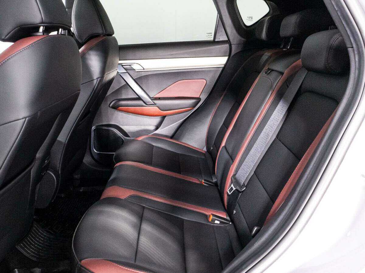 Geely Coolray с пробегом — 2023 год. Фото: #9