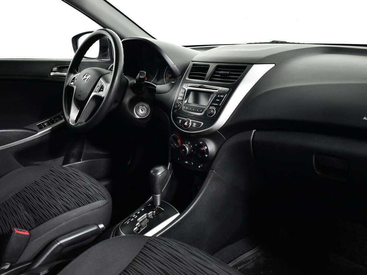 Hyundai Solaris с пробегом — 2014 год. Фото: #8