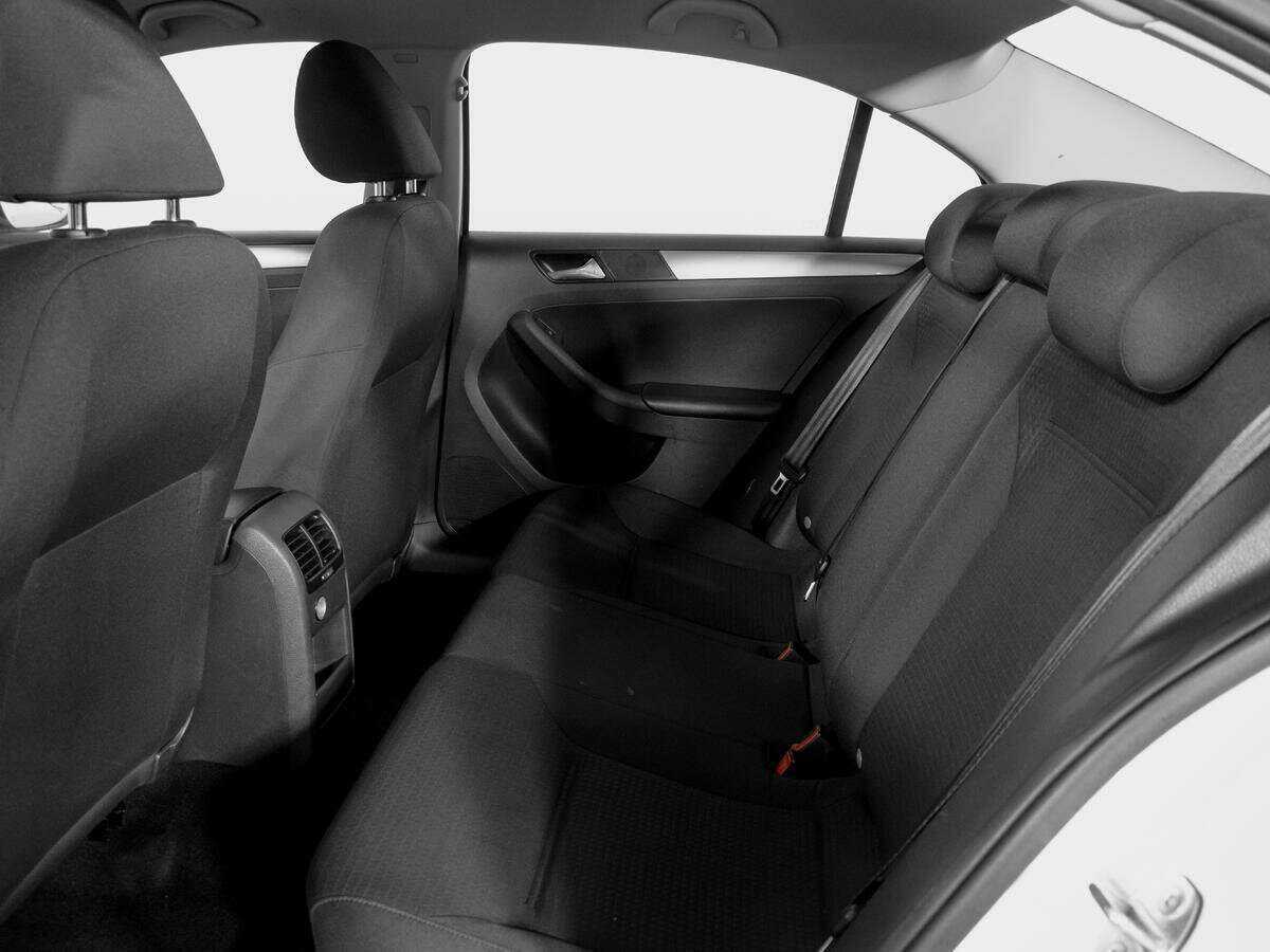 Volkswagen Jetta с пробегом — 2016 год. Фото: #9