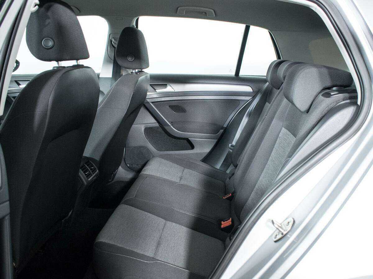 Volkswagen Golf с пробегом — 2013 год. Фото: #9