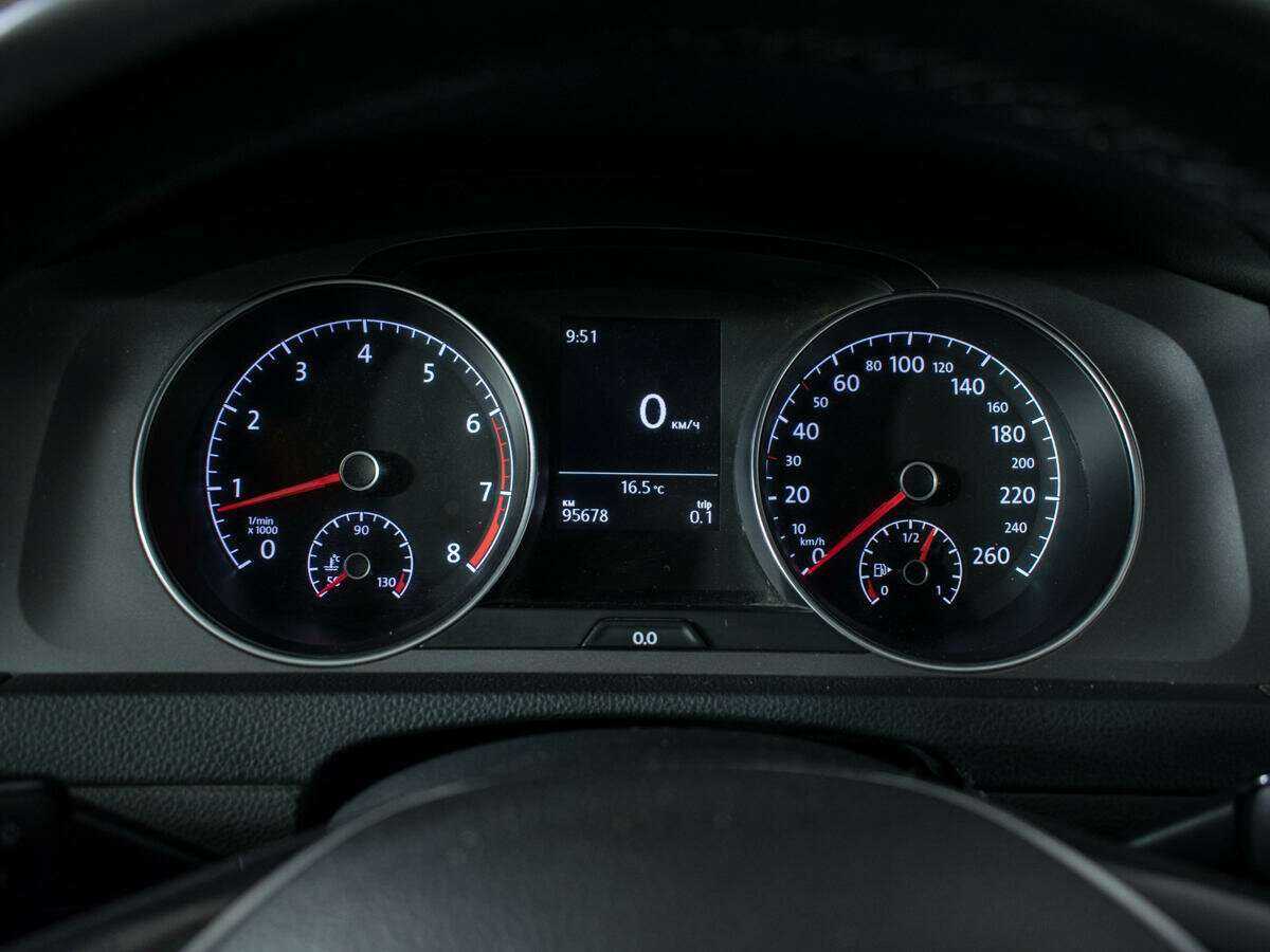 Volkswagen Golf с пробегом — 2013 год. Фото: #10