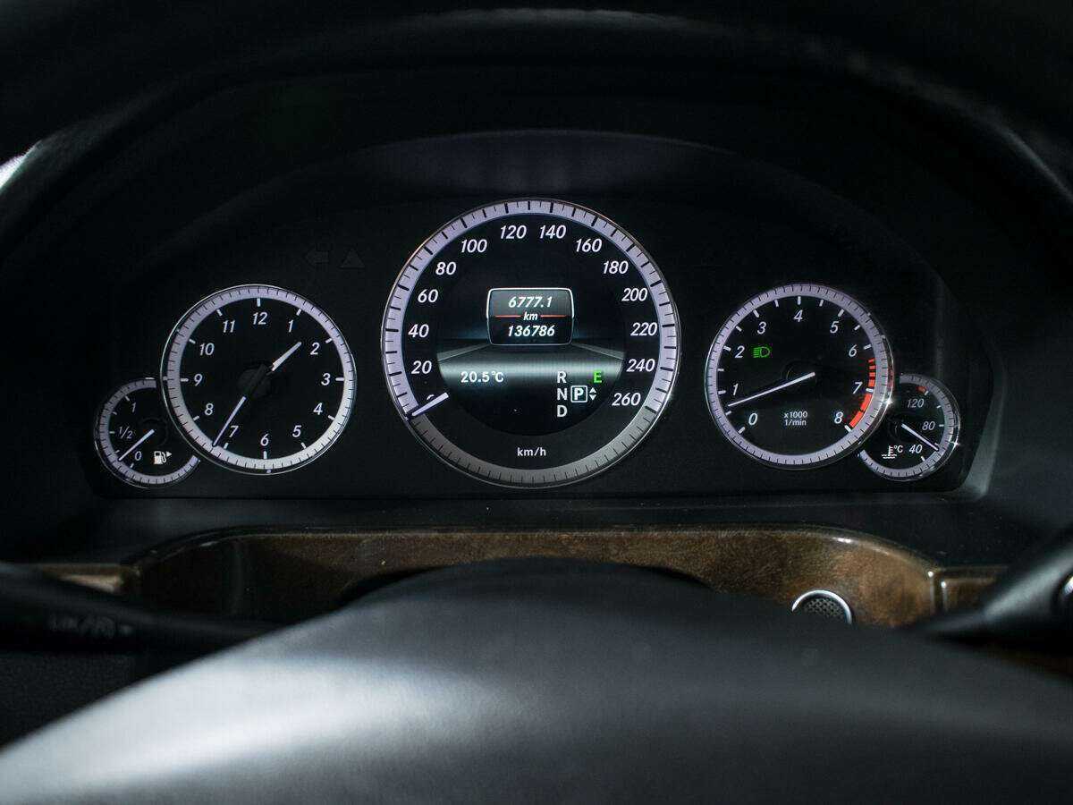 Mercedes-Benz E-Класс с пробегом — 2012 год. Фото: #11