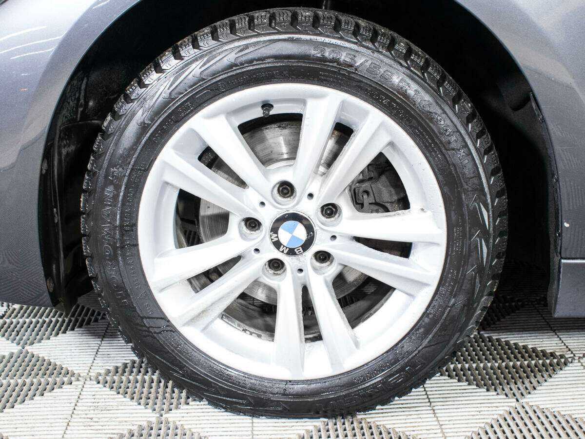 BMW 3 серии с пробегом — 2017 год. Фото: #16