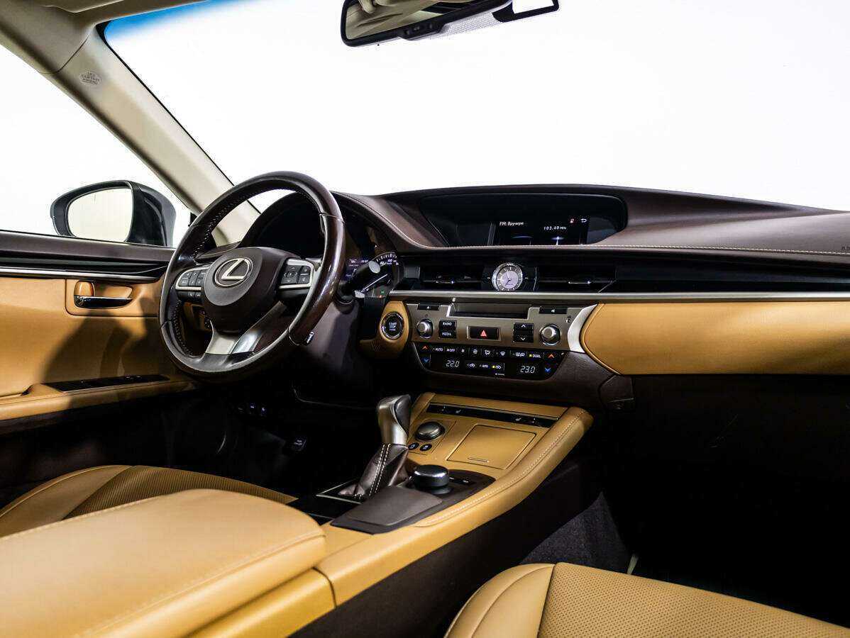 Lexus ES с пробегом — 2016 год. Фото: #7