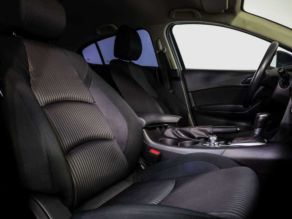 Mazda 3 с пробегом — 2014 год. Фото: #10