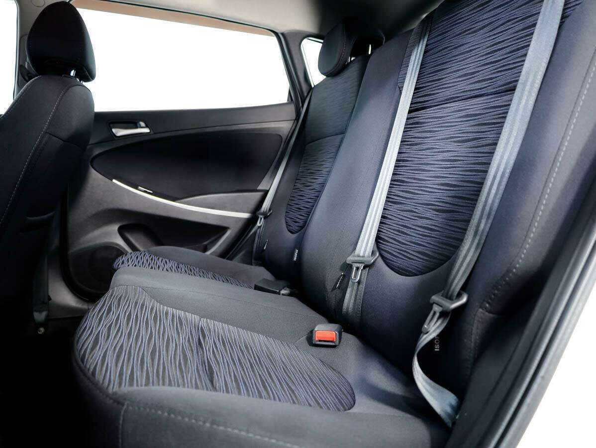 Hyundai Solaris с пробегом — 2015 год. Фото: #12