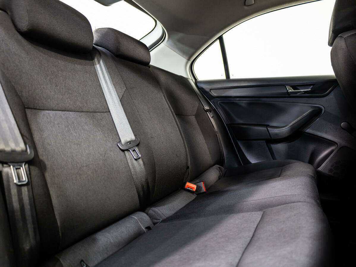 Skoda Rapid с пробегом — 2018 год. Фото: #10