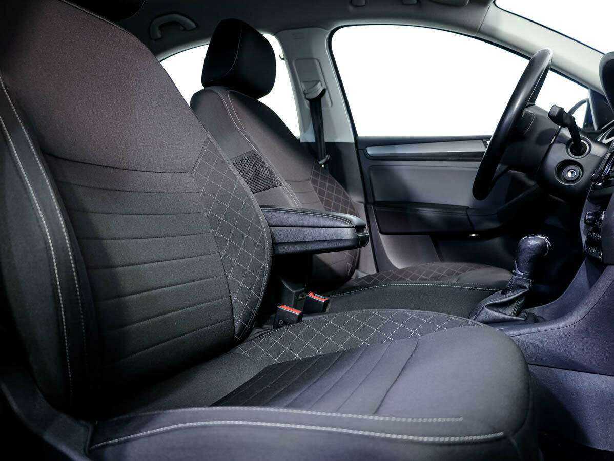 Skoda Rapid с пробегом — 2017 год. Фото: #10