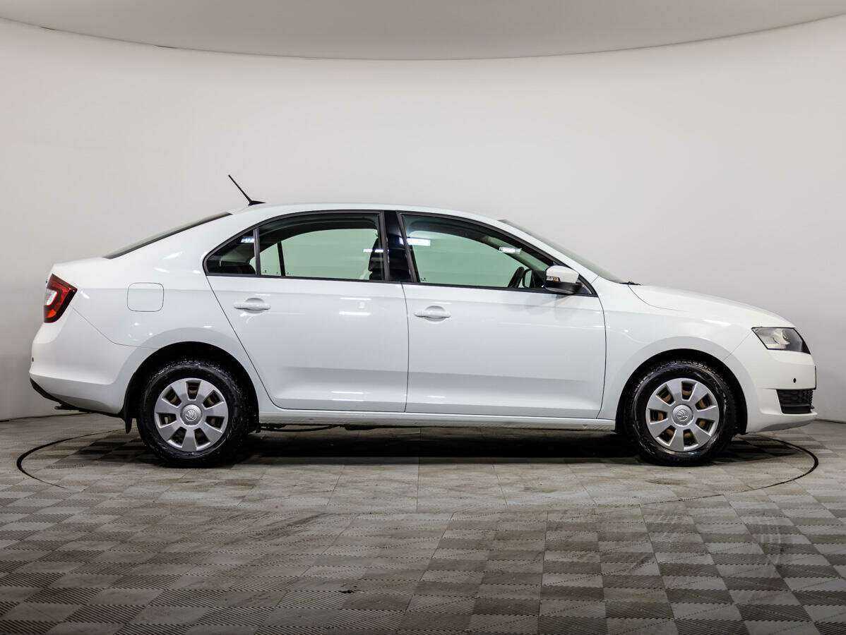 Skoda Rapid с пробегом — 2017 год. Фото: #2