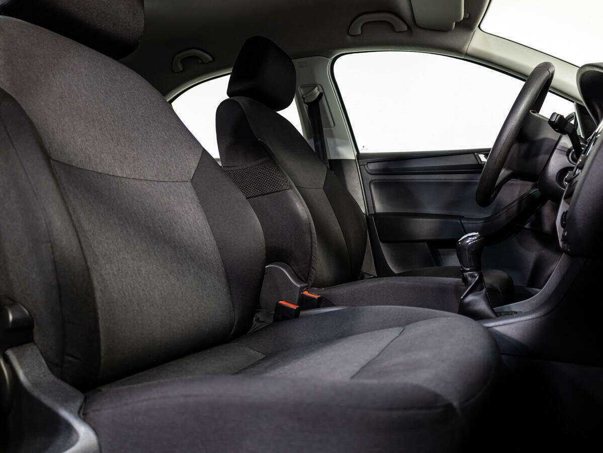 Skoda Rapid с пробегом — 2017 год. Фото: #9