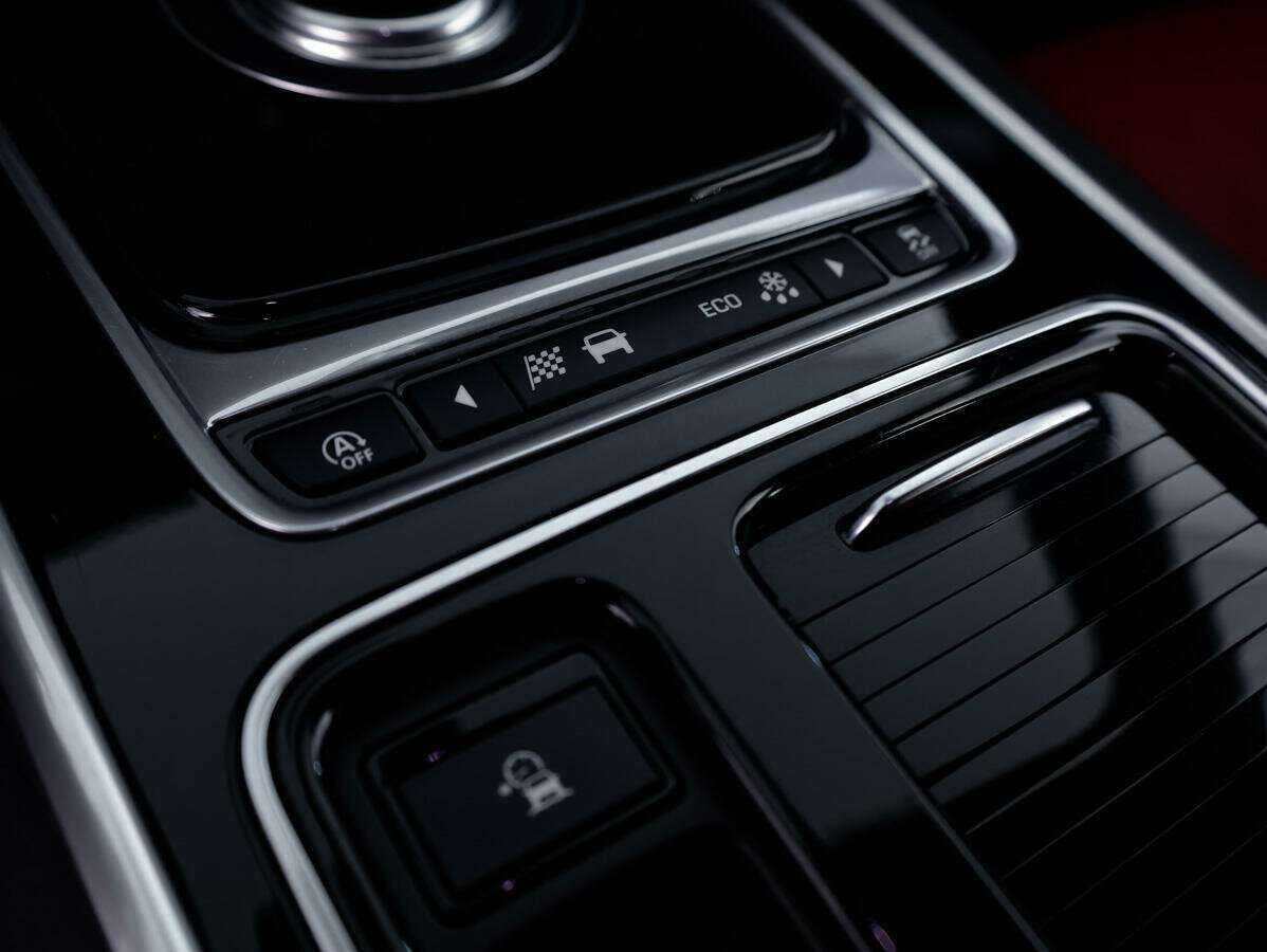 Jaguar XF с пробегом — 2017 год. Фото: #22