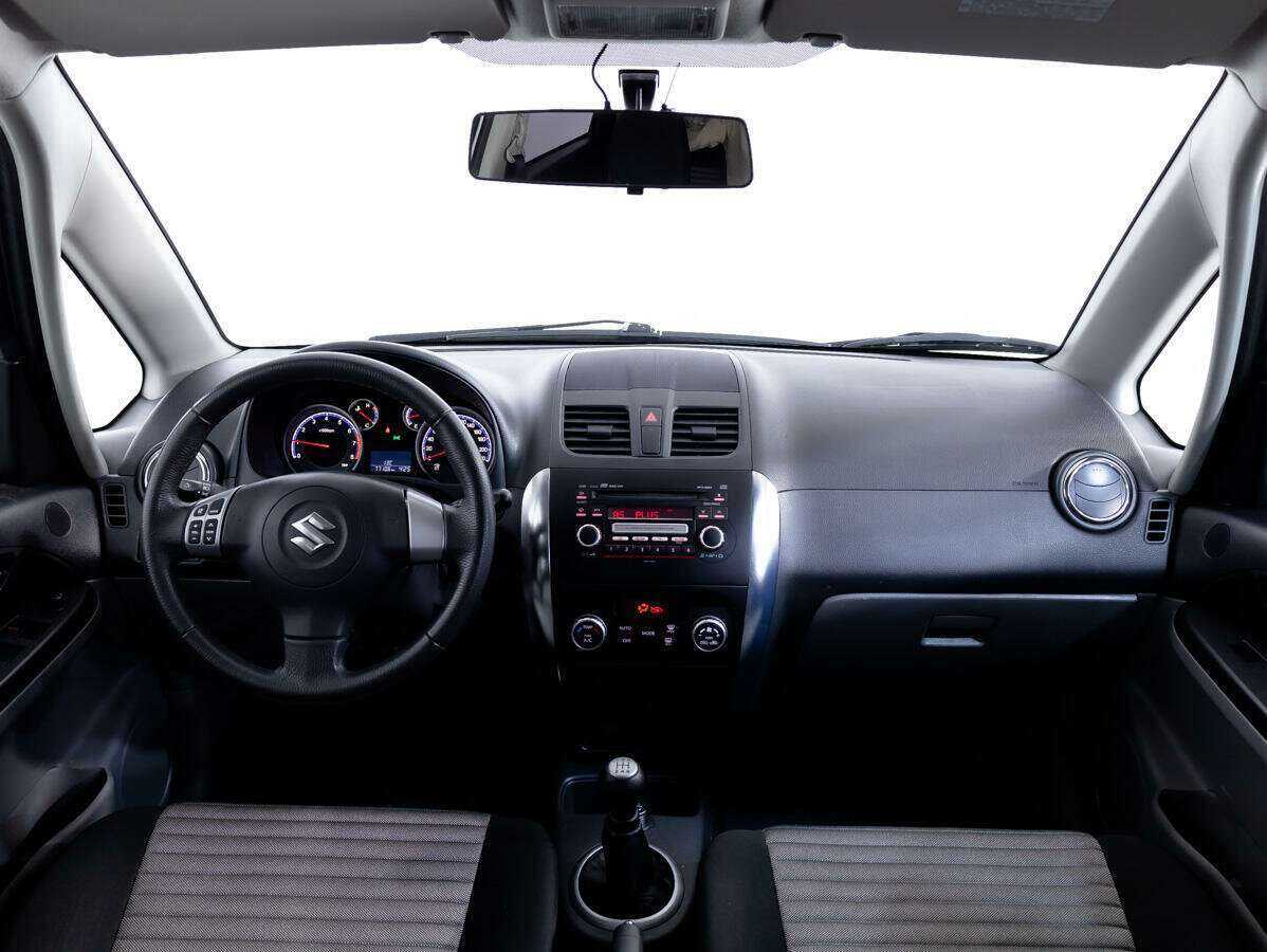 Suzuki SX4 с пробегом — 2012 год. Фото: #8