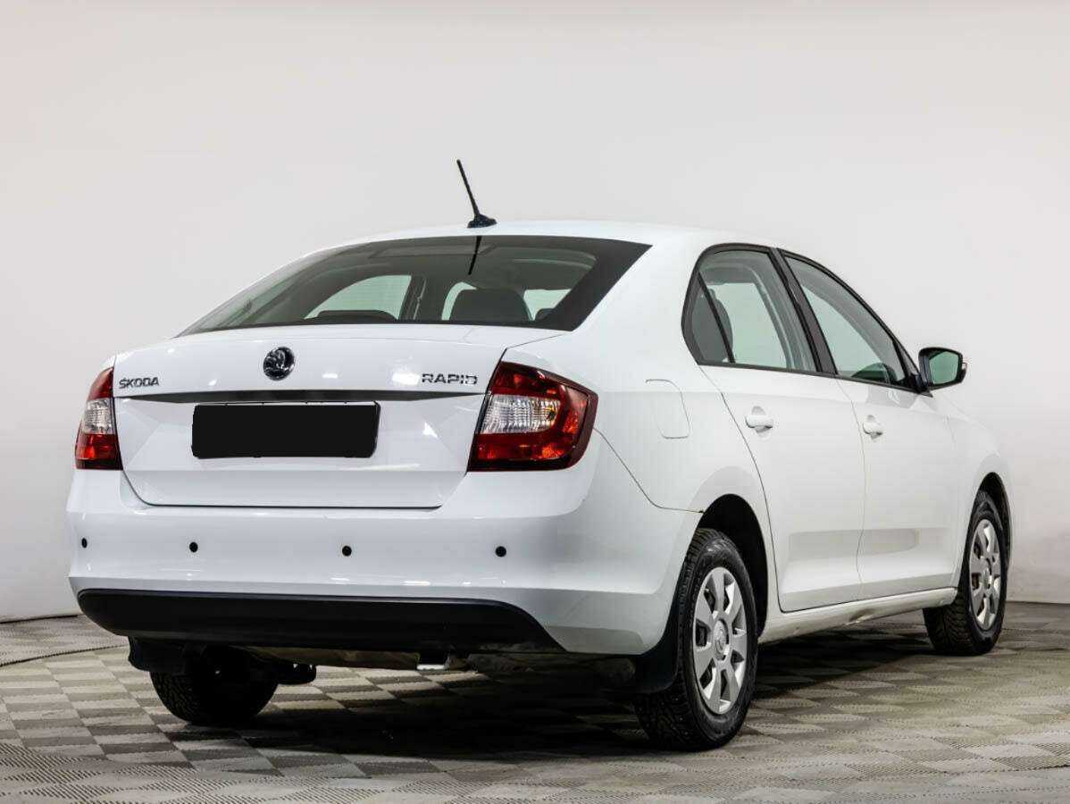 Skoda Rapid с пробегом — 2017 год. Фото: #3