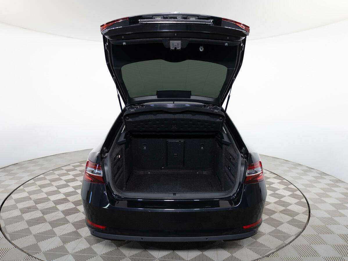 Skoda Superb с пробегом — 2016 год. Фото: #16