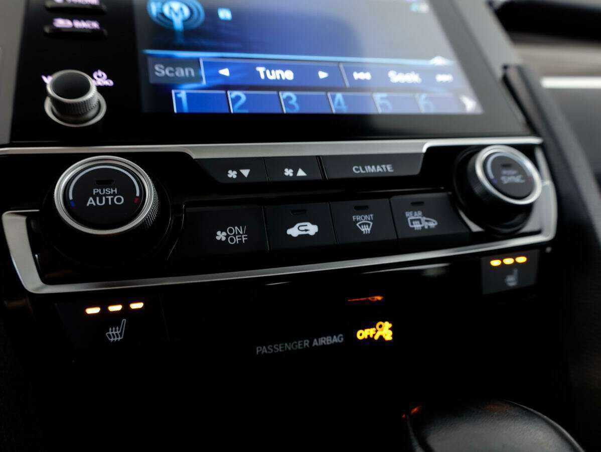 Honda Civic с пробегом — 2019 год. Фото: #14