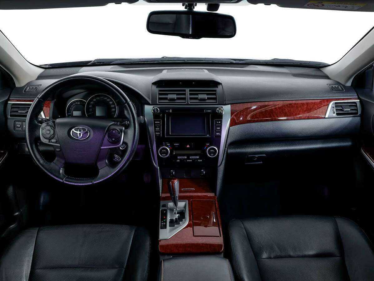 Toyota Camry с пробегом — 2013 год. Фото: #9
