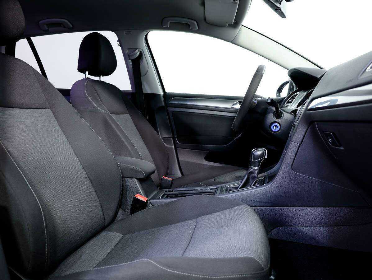 Volkswagen Golf с пробегом — 2013 год. Фото: #10