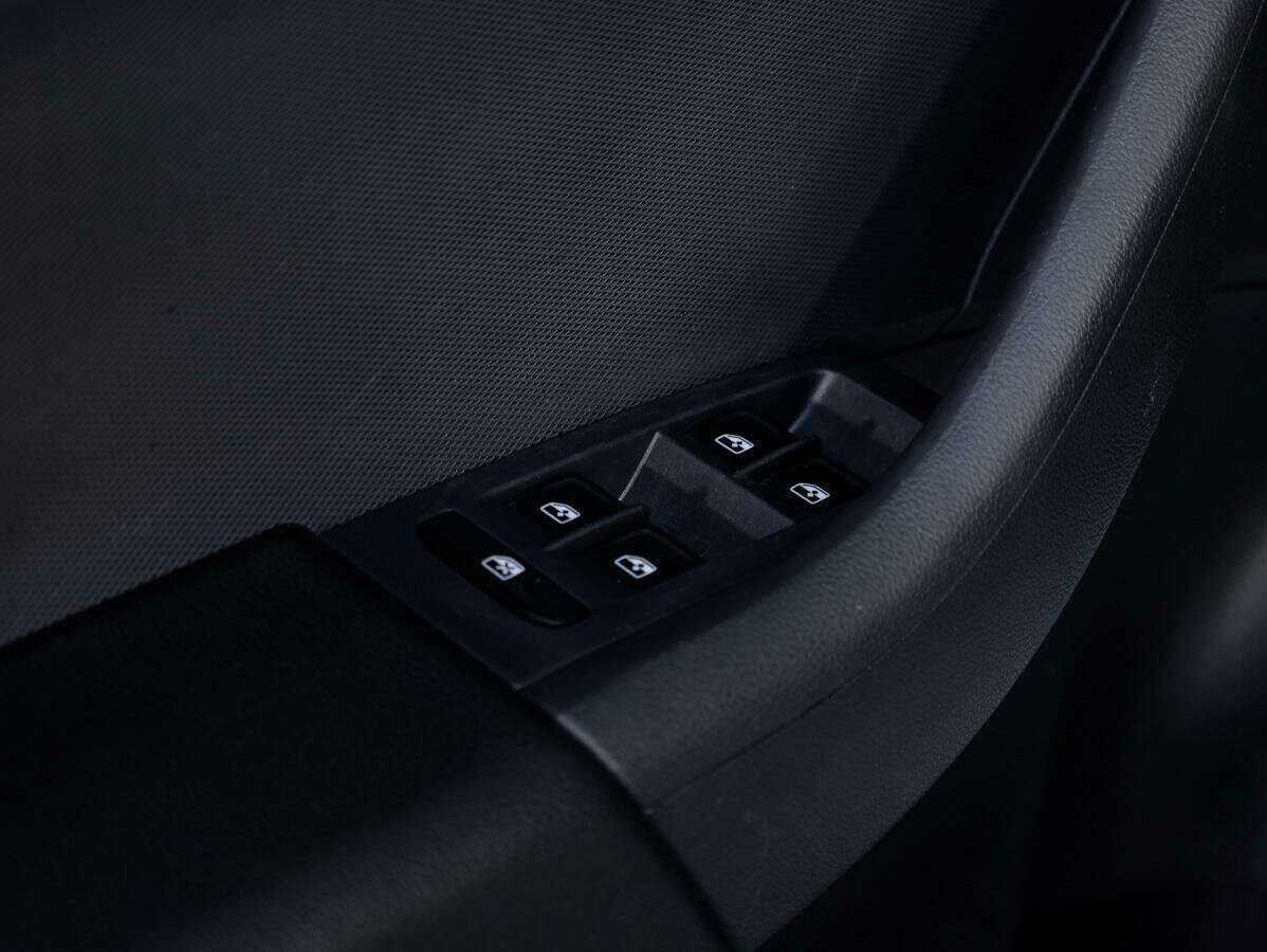 Skoda Rapid с пробегом — 2015 год. Фото: #18